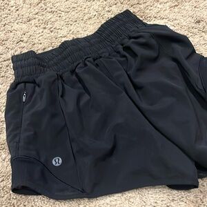 Lululemon hottie hot shorts- size 0. Black, like new condition